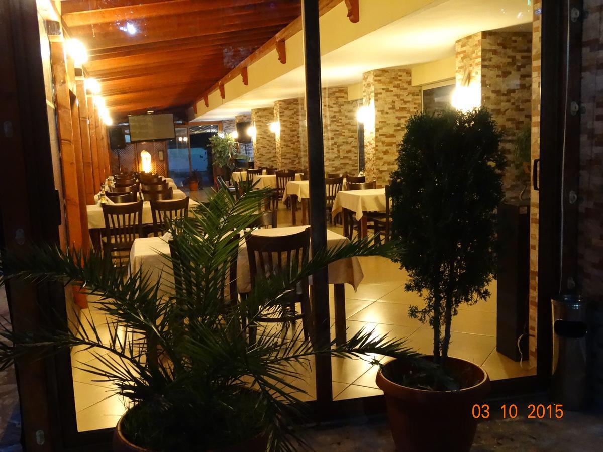 Hotel Mimoza Razgrad Exteriör bild