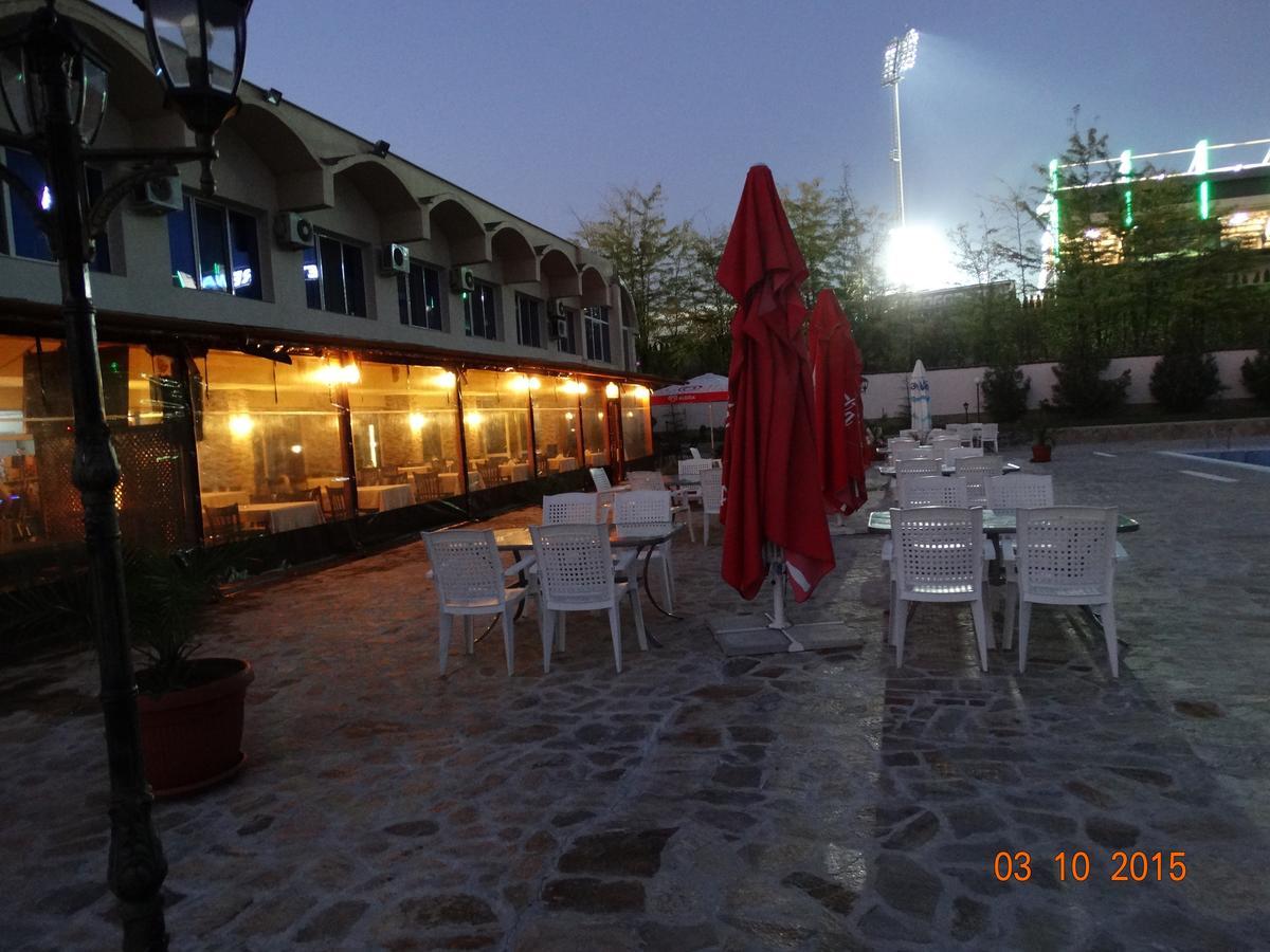 Hotel Mimoza Razgrad Exteriör bild