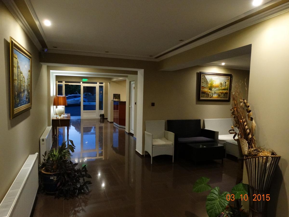 Hotel Mimoza Razgrad Exteriör bild