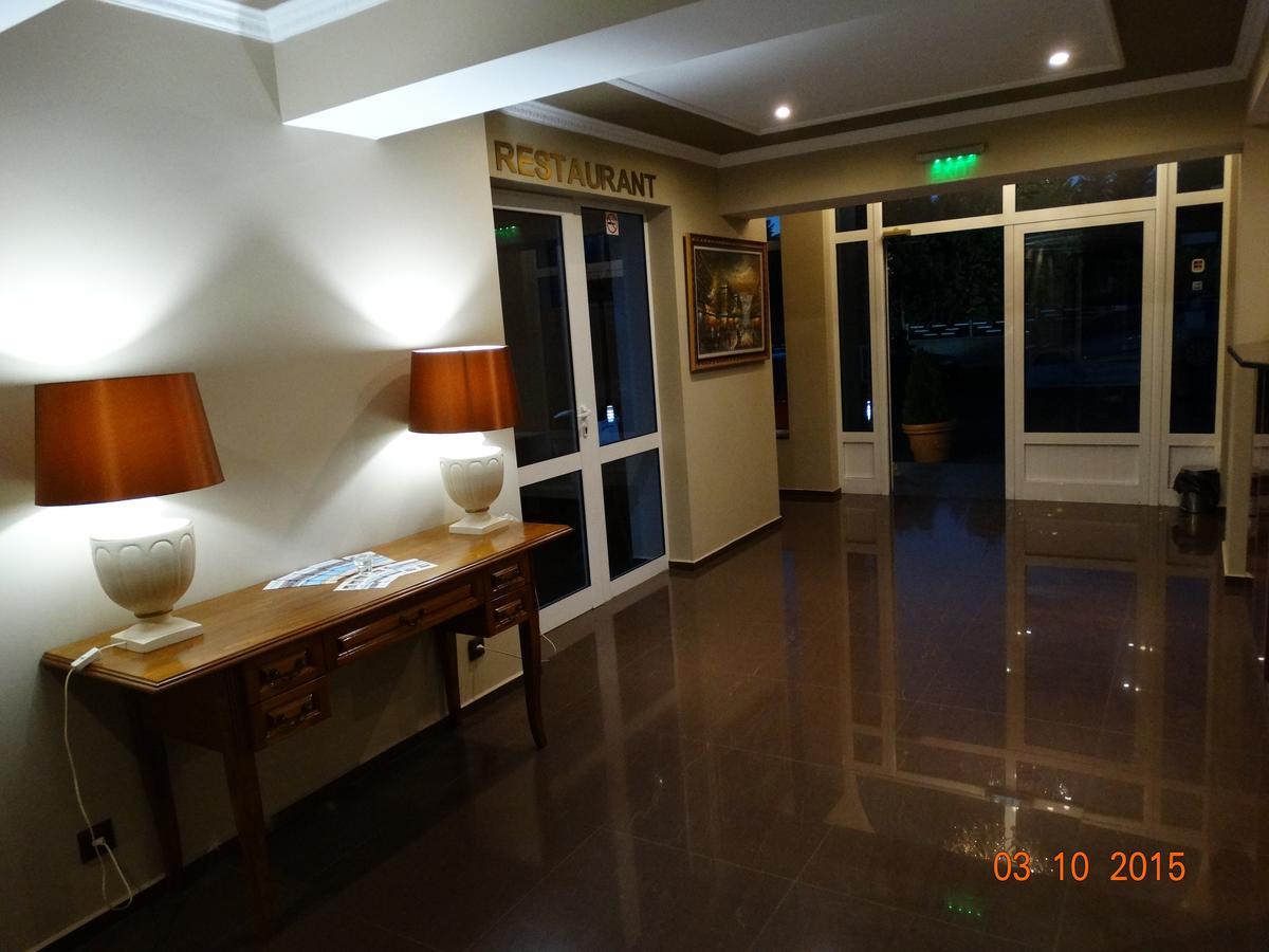 Hotel Mimoza Razgrad Exteriör bild